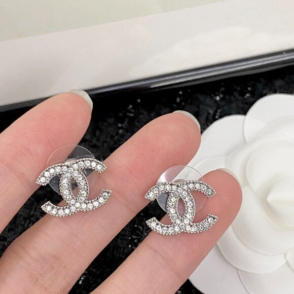 ✅✅Chanel earrings - Picture 2 of 5